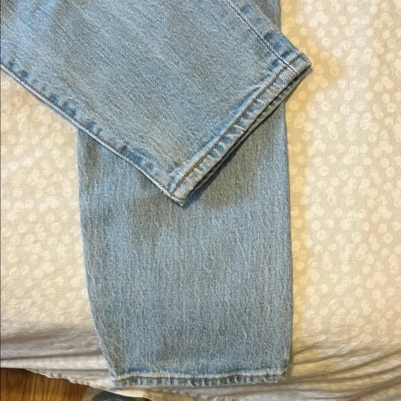 Levi's Women's Classic Light Blue Straight Leg Jeans - Picture 5 of 5